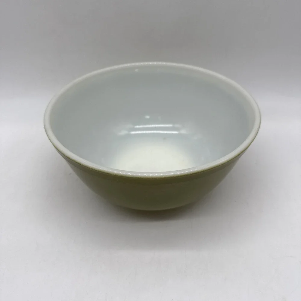 Vintage Pyrex Avocado Green 403 Mixing Bowl 2.5 QT